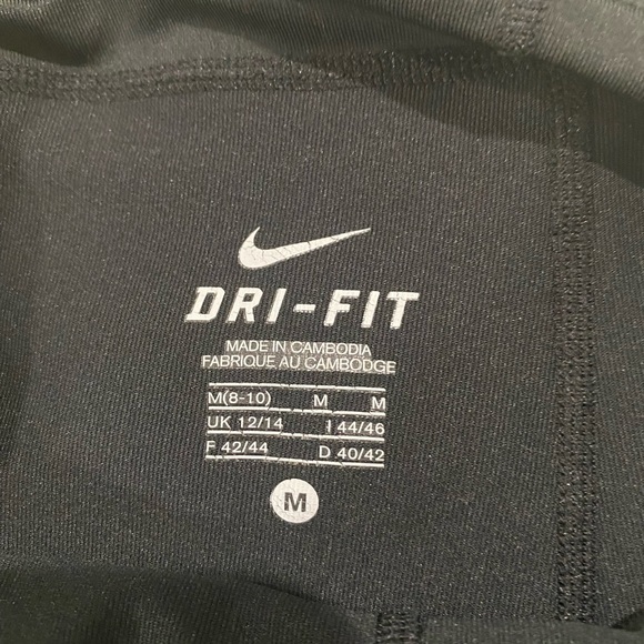 NIKE Dri Fit Pleated Tennis Skort‎ women’s size Medium w built in shorts - Picture 7 of 7